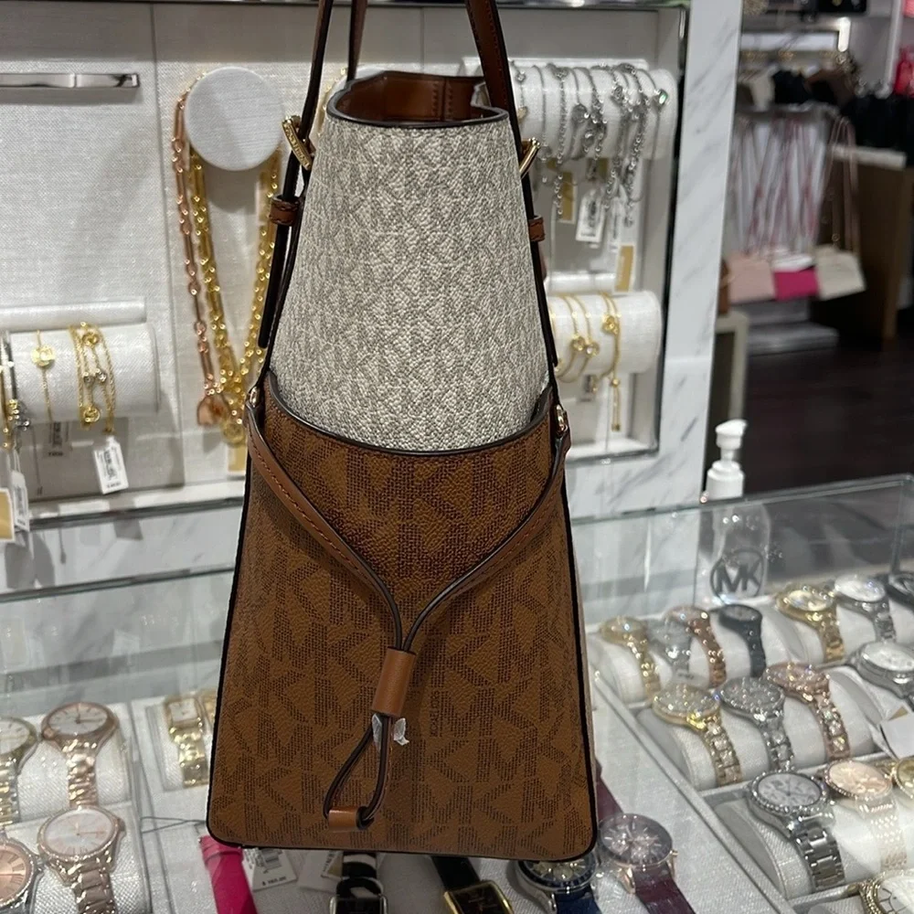 Michael Kors Voyager Large Color-Block Signature Logo Tote Bag Camel Multi  NWT